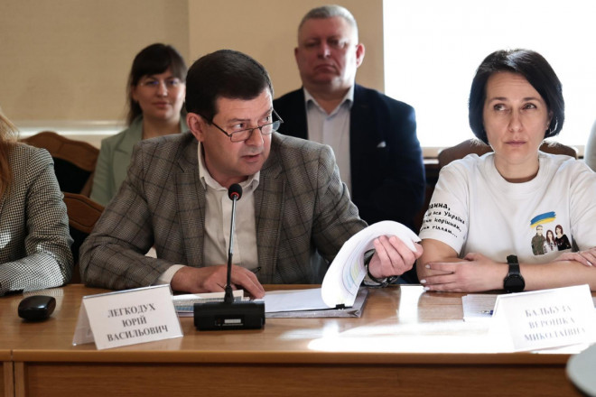 У Волинській ОВА проаналізували рівень зарплат для медиків ЕМД та ПМД області