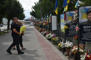 «Пам’ятати про тих, хто віддав життя за нашу державу – це найменше, що ми можемо зробити», – Юрій Погуляйко - Фото 1