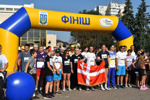 «Шаную Воїнів, біжу за Героїв України»: понад 700 волинян взяли участь у марафоні - Фото 1