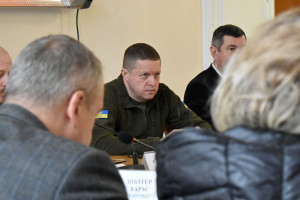 Пасажирські перевезення та ремонт місцевих доріг: питання оперативної наради під керівництвом очільника області - Фото 1